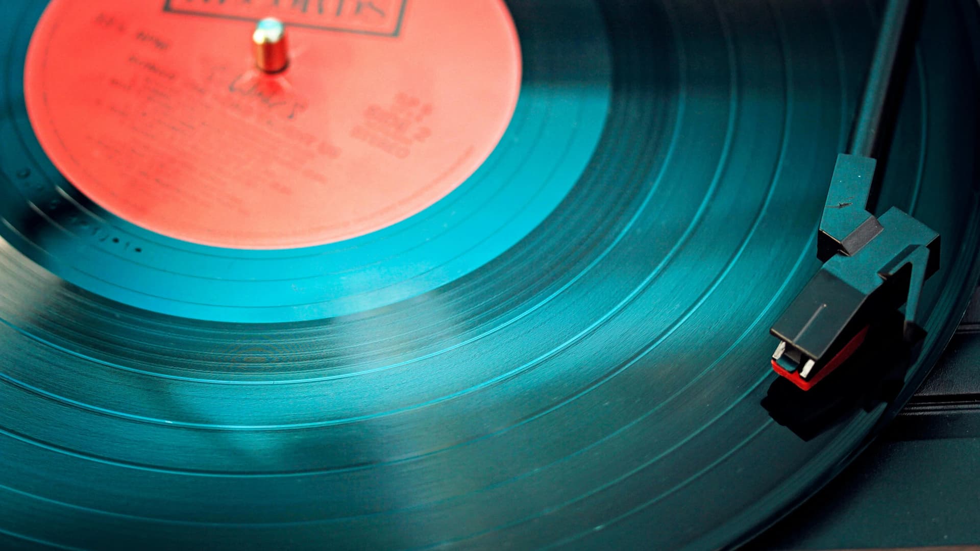 Rega vs Pro-Ject Turntables UK 2026 | From £300